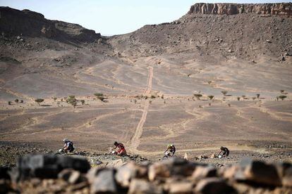 Los participantes, en la sexta etapa entre Merzouga y Maadid (Marruecos), el 4 de mayo de 2018.