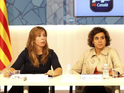 Cornet, Sánchez-Camacho y Montserrat durante la reunión de la ejecutiva tras el 9-N.