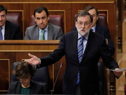 El jefe del Ejecutivo, Mariano Rajoy, durante su intervenci&oacute;n en la sesi&oacute;n de control al Gobierno, en el Congreso de los Diputados.