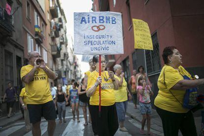 Protesta contra Airbnb a la Barceloneta.
