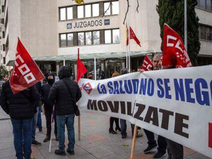 Las víctimas y los familiares de los fallecidos estaban citados a declarar este lunes; es la tercera jornada que se aplaza a petición de los abogados de los imputados