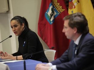 Begoña Villacís y José Luis Martínez de Almeida, en la rueda de prensa para periodistas a través de internet.