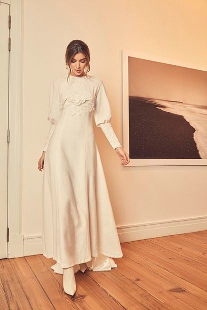 La firma gallega Nonne ofrece online vestidos en tejidos tan especiales como esta mezcla de algodón y seda (2600 euros).