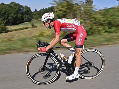 Guillaume Martin, durante la octava etapa del Tour de Francia.