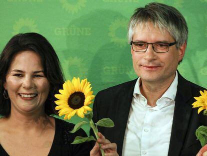 La presidenta de Los Verdes alemanes, Annalena Baerbock, y el candidato al parlamento europeo del mismo partido, Sven Giegold.