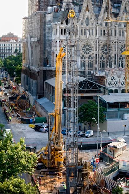 Obras del AVE junto a la Sagrada Familia