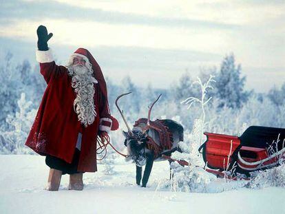 Papá Noel ya tiene suficiente con traer regalos a los niños.