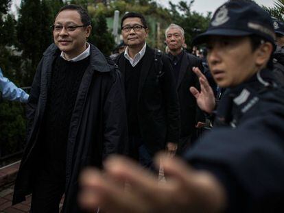 Los tres líderes de Occupy Central se entregan a la policía / Foto: Getty | Vídeo: Reuters