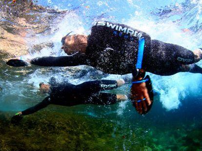 Equipo swimrun de Francesc de Lanuza y Santi Pellejero