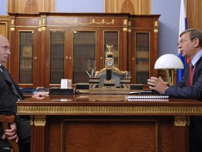 Imagen de archivo (2009) de Vlad&iacute;mir Putin y Vladimir Yevtushenkov.