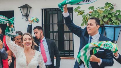 Jennifer Gallego y su marido, José Andrés, el día de su boda.