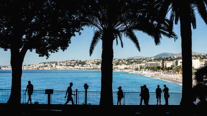 Una panorámica de la Promenade des Anglais, en Niza.