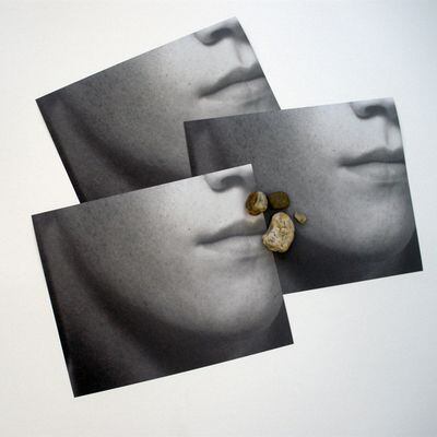<i>Faces and stones</i> (2009), de Daiga Grantina