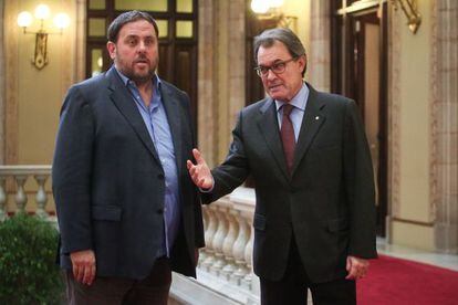 El presidente Artur Mas recibe a Oriol Junqueras en una imagen de archivo.