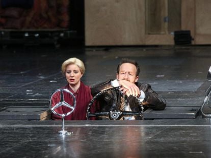 Un momento de 'Sorry', la obra del Teatro Nacional de Croacia en Zagreb que dirige Bobo Jelcic.