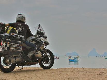 Una playa tailandesa, en la ruta de Bangkok a Prachuap Khiri Khan.