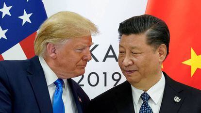 Los presidentes de EE UU, Donald Trump, y China, Xi Jinping, en la cumbre del G20 del pasado junio en Osaka (Japón).
