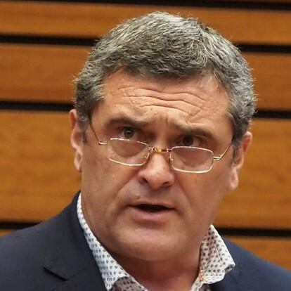 El procurador del Grupo Mixto por Ávila, Pedro José Pascual, durante su intervención en la presentación del Pleno de las Cortes del Informe Anual del Procurador del Común correspondiente al año 2019 en una jornada que ha coincidido con el inicio de los diez días de luto oficial declarados por el Gobierno. En Valladolid, (Castilla y León), a 26 de mayo de 2020.
26 MAYO 2020 POLÍTICA;PLENO
Miguel Ángel Santos y Pablo Requejo. POOL / Europa Press
(Foto de ARCHIVO)
26/5/2020