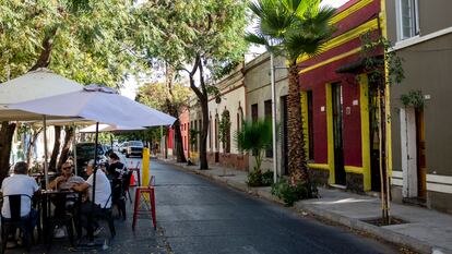 Calle del residencial y patrimonial barrio Yungay, en Santiago de Chile.