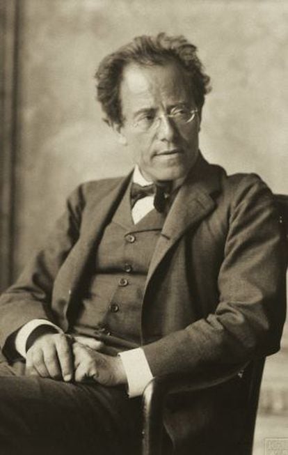 Mahler, fotografiado por Moriz Naehr en 1907.