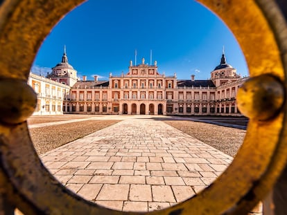 La fachada principal del Palacio Real de Aranjuez.