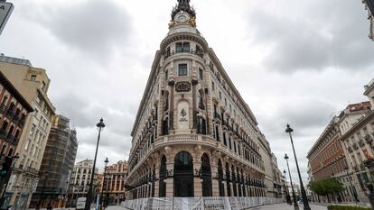 Equina del Edificio Canalejas, en Madrid.