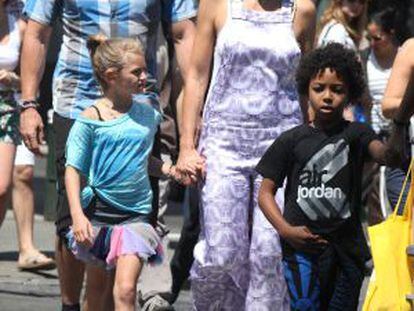 Heidi Klum, con el guardaespaldas Martin Kirsten y dos de sus hijos, en una imagen del 12 de agosto de 2012.