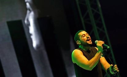 Hamed Sinno, el cantante de Mashrou Leila, en un concierto en Dub&aacute;i el pasado 7 de abril.