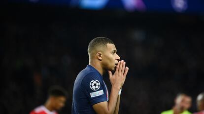 Mbappé durante el último partido del PSG, este martes ante el Benfica.