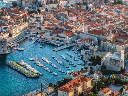 Panorámica del puerto y de la ciudad de Dubrovnik.