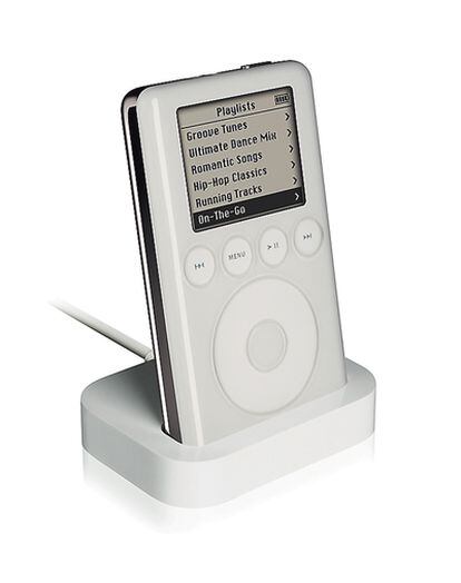<b>La primera versión de iPod, rebautizada iPod Classic, es un símbolo de la década anterior.</b>