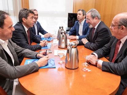 Reunión entre PP y Vox para cerrar un pacto para gobernar la Comunidad Valenciana.