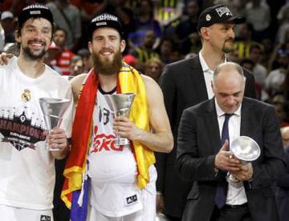 Llull, Sergio Rodríguez y Laso tras ganar la Euroliga de 2015