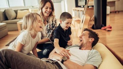 La cuarentena puede curar el vínculo afectivo entre padres e hijos | Mamas  & Papas | EL PAÍS