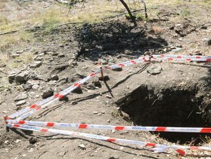 Pozo donde fueron hallados los restos de las dos v&iacute;ctimas. 