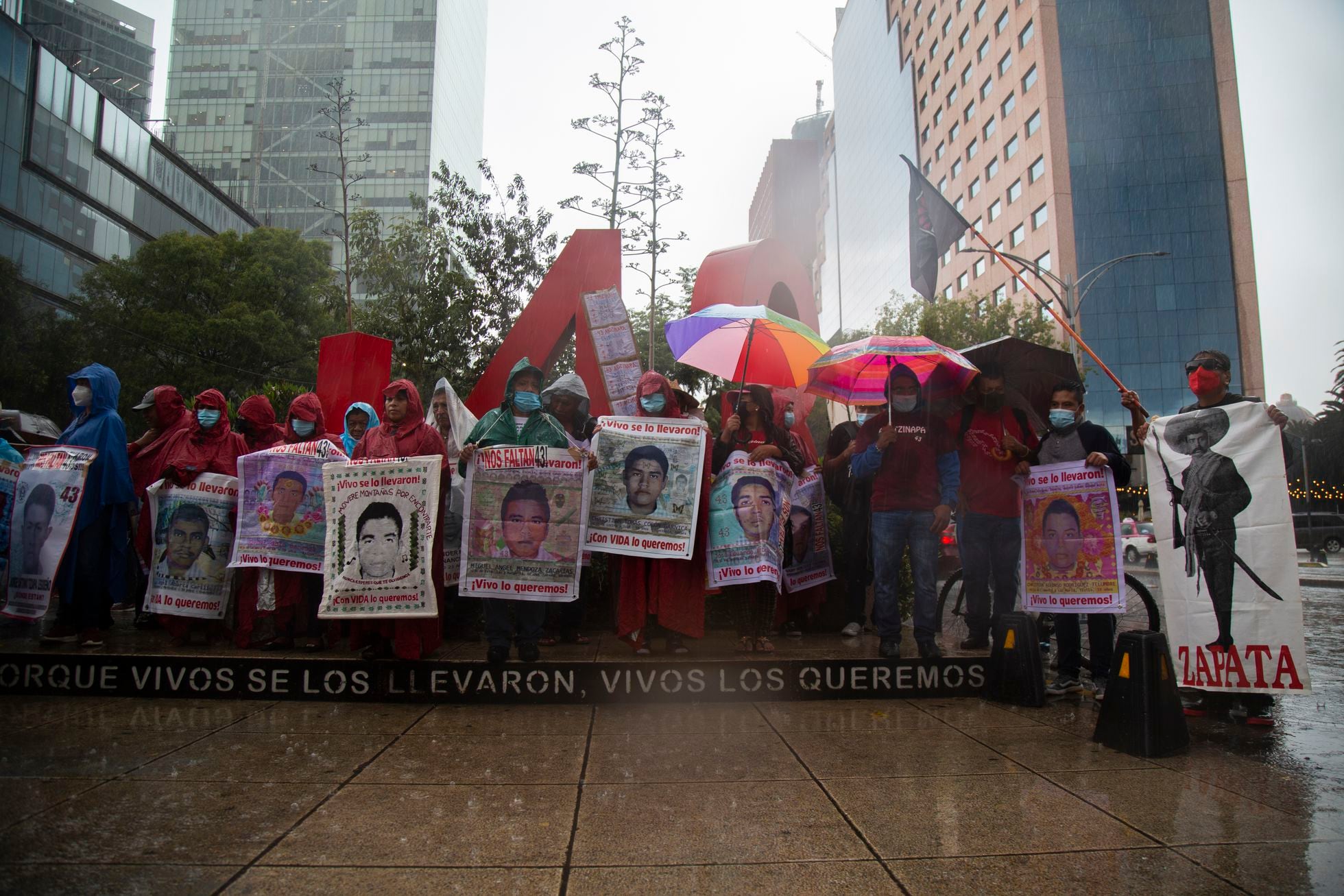 Los Familiares De Los 43 De Ayotzinapa: “Desde Un Principio Señalamos ...