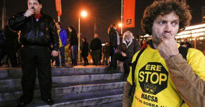 Trabajadores de MACSA frente al Fernán Gómez