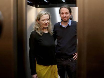 La magistrada Victoria Rosell junto al l&iacute;der de Podemos, Pablo Iglesias, en una foto de 2016.