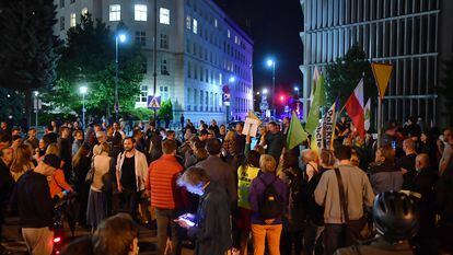Una protesta en contra de la nueva ley de medios en Polonia, en Varsovia, este miércoles.