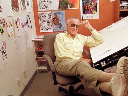 Stan Lee, en su estudio de Los Ángeles. En vídeo, los héroes de Stan lee.