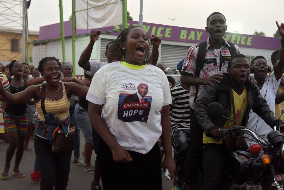 Celebración en las calles de Monrovia, después de que Weah ganó las elecciones.