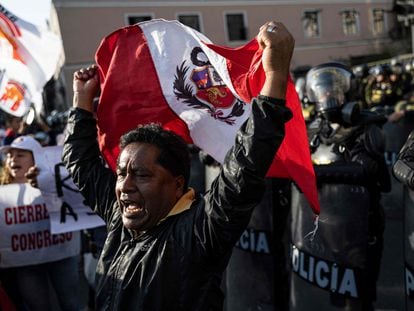 Un partidario de Castillo, este jueves en Lima.