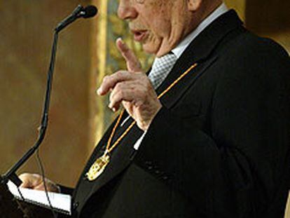 Gonzalo Rojas, durante la lectura de su discurso.