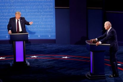 El presidente Donald Trump y el candidato demócrata Joe Biden, durante el debate.