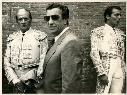 Juan Antonio Arévalo, entre Antoñete y El Yiyo, el 18 de mayo de 1985, en la plaza de Las Ventas.