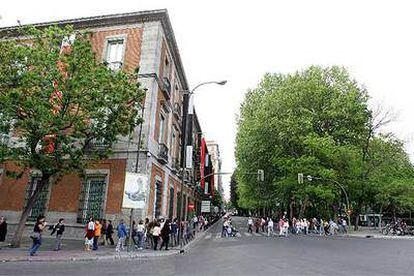 El Museo Thyssen y la arboleda del paseo del Prado.