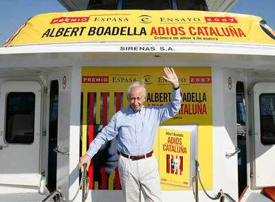 Albert Boadella, ayer, en la <i>golondrina</i> en la que anunció su adiós de la escena en Cataluña.