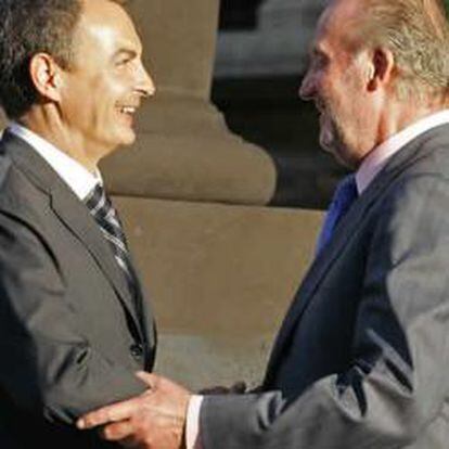 Zapatero saluda al Rey en Mallorca