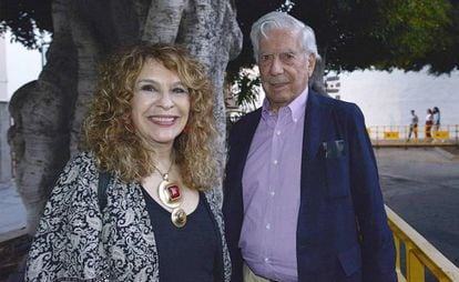 Los escritores Gioconda Belli y Mario Vargas Llosa, el martes en la isla de La Palma.