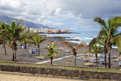 Playa del Jardín, en Puerto de la Cruz, Tenerife, el destino más reservado para viajar en septiembre, según Rumbo.